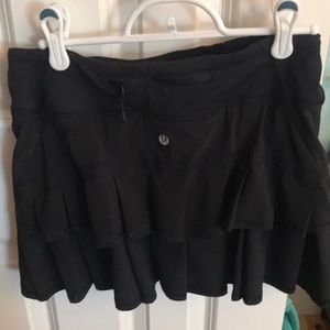 Black LULULEMON skort